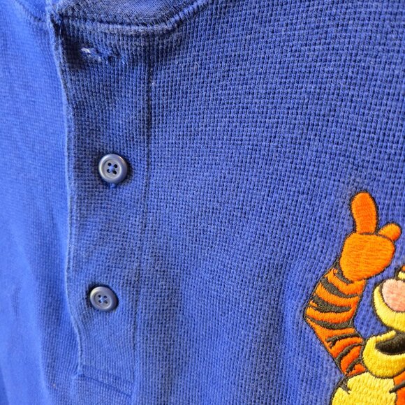 Vintage Disney Store Thermal Blue Tigger Embroidered Henley Shirt Mens L Short S - Picture 6 of 9